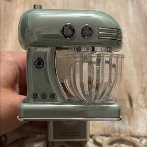 Bath & Body Works Sage Green Stand Mixer Wallflower